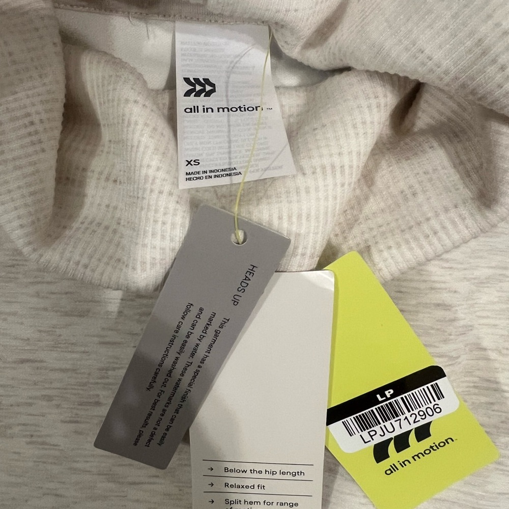 NWT Light Heather cream Turtleneck Pullover Sweatshirt - Target “All in Motion” - Picture 3 of 5